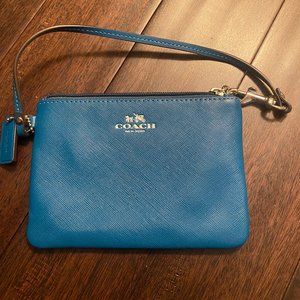 COACH Grained wristlet unique teal
